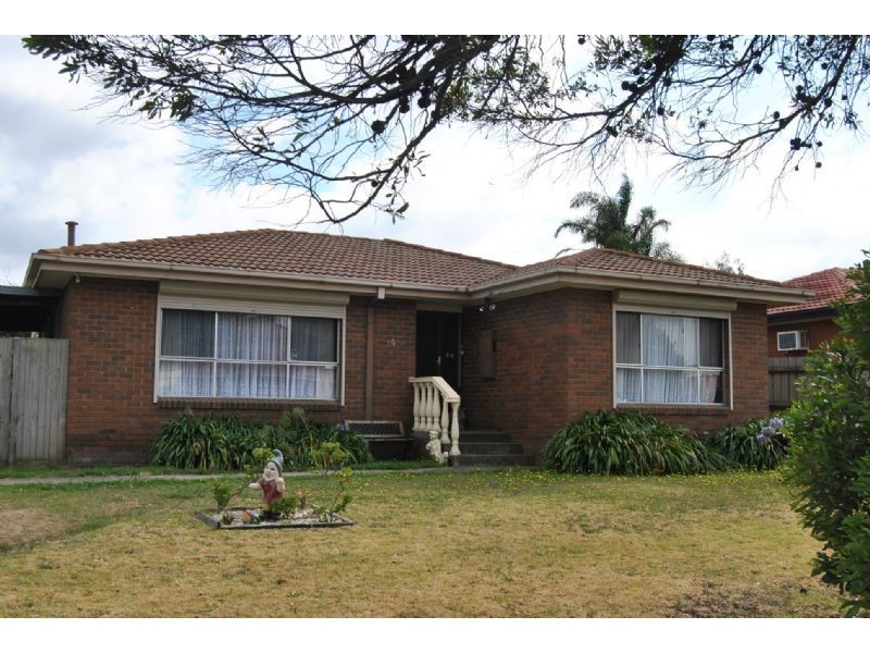 19 Millswyn Avenue, Hampton Park VIC 3976
