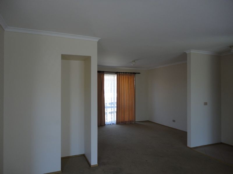 8 Gabrielle Court, Hampton Park VIC 3976