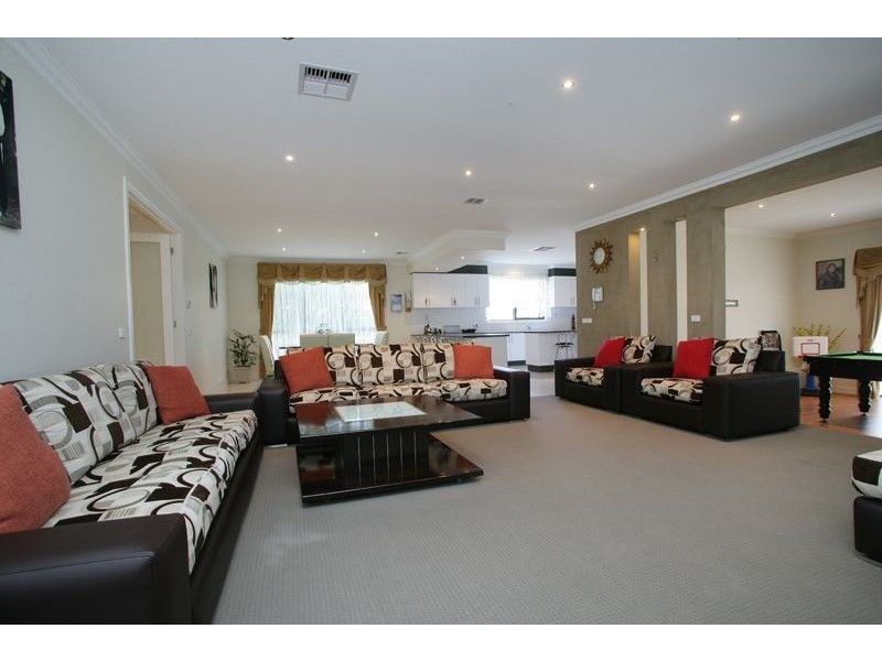 19 Sigvard Boulevard, Hallam VIC 3803