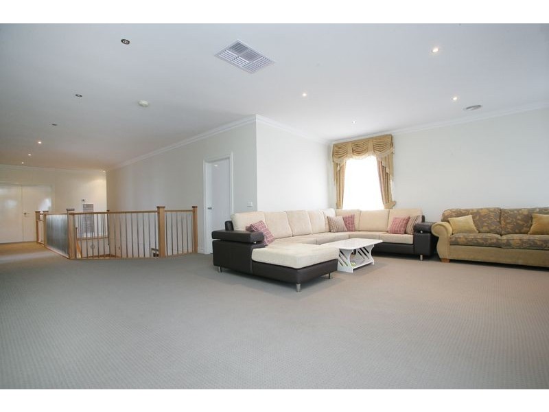 19 Sigvard Boulevard, Hallam VIC 3803