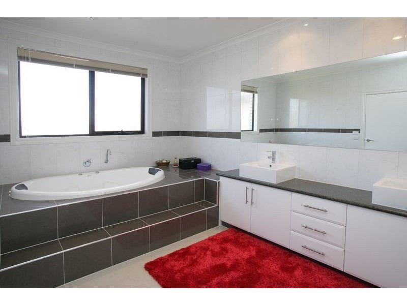 19 Sigvard Boulevard, Hallam VIC 3803