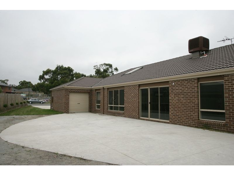 11 Selma Close, Lynbrook VIC 3975