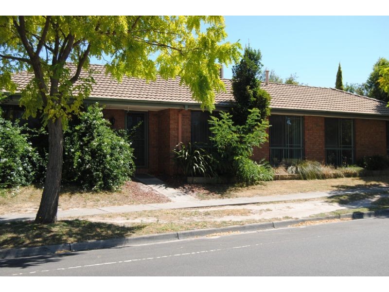 2 Lighthorse Crescent, Narre Warren South VIC 3805