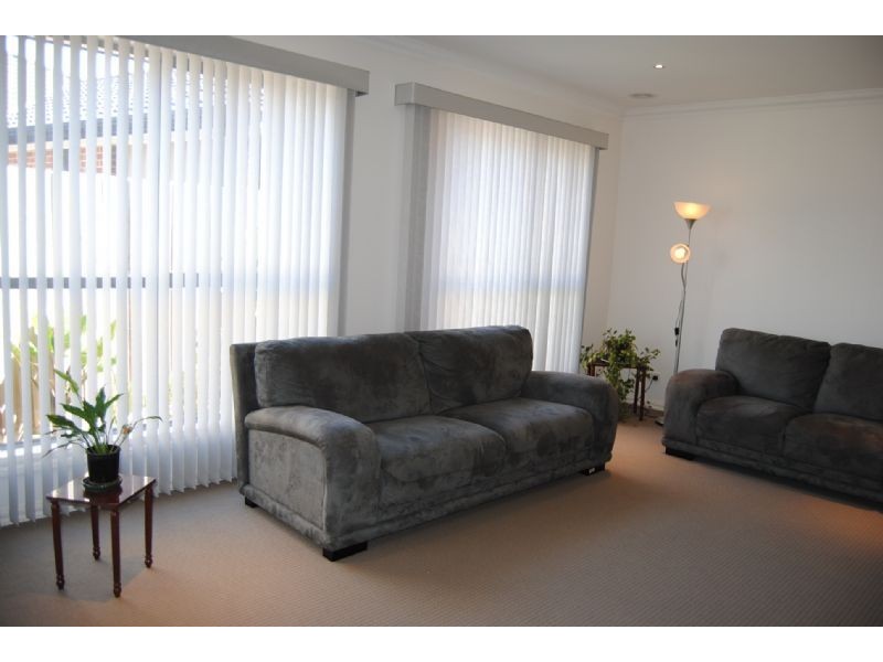 9 Halporter Terrace, Lynbrook VIC 3975