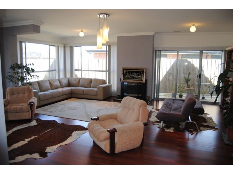 9 Halporter Terrace, Lynbrook VIC 3975