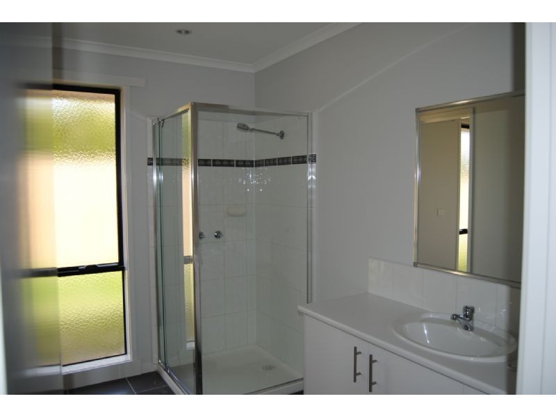 9 Bethune Drive, Hampton Park VIC 3976