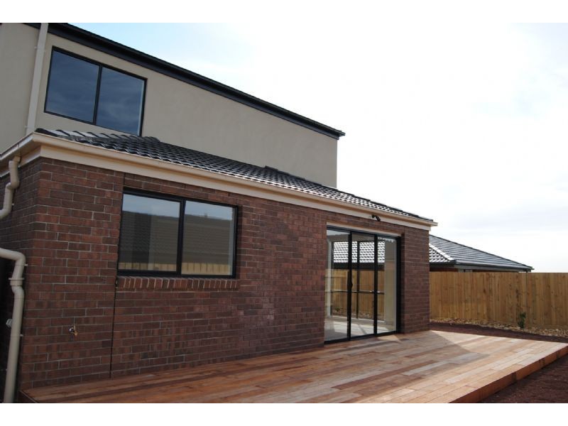 11 Bethune Drive, Hampton Park VIC 3976