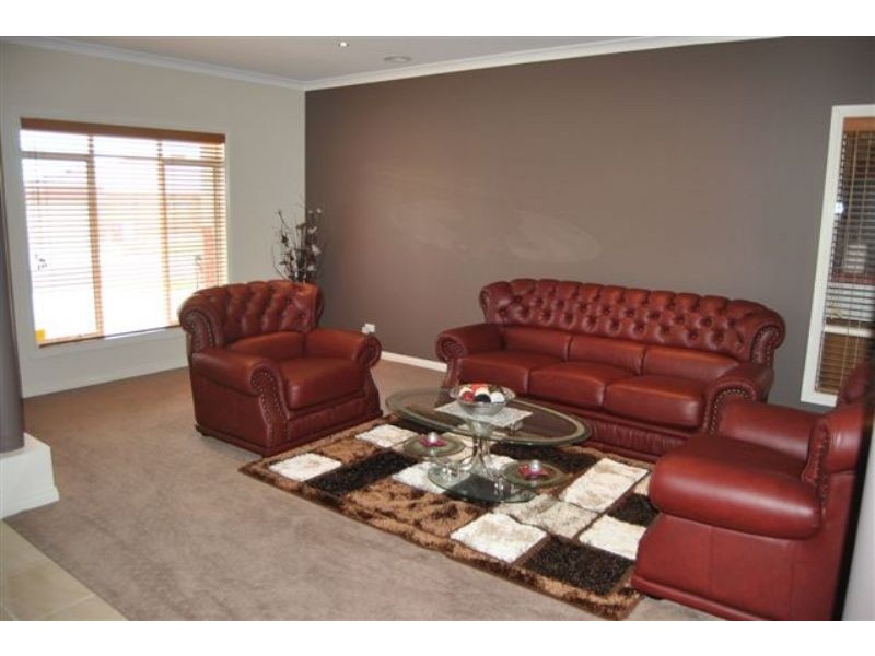 16 Aisbett Close, Lynbrook VIC 3975