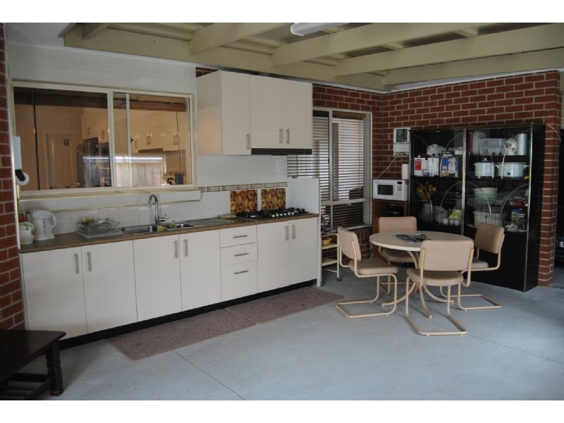 16 Aisbett Close, Lynbrook VIC 3975