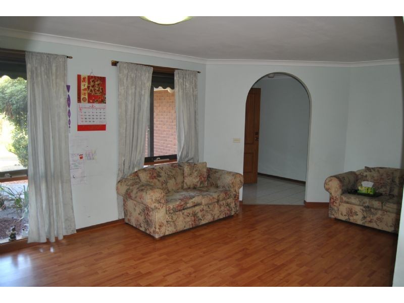 21 Lesley Drive, Hampton Park VIC 3976