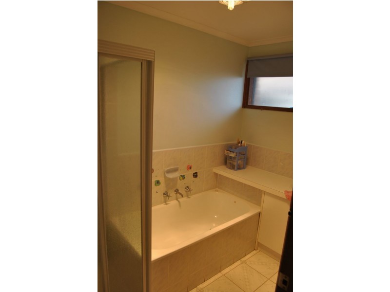 21 Lesley Drive, Hampton Park VIC 3976