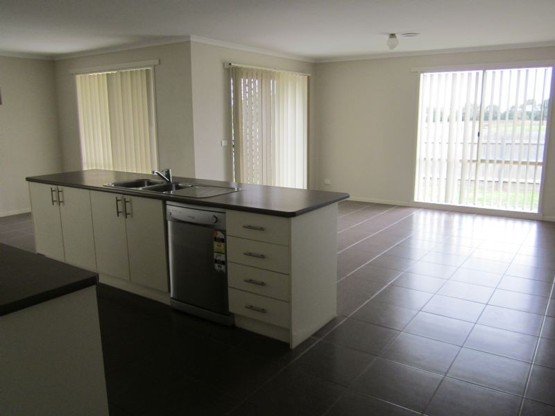 20 Domino Way, Hampton Park VIC 3976