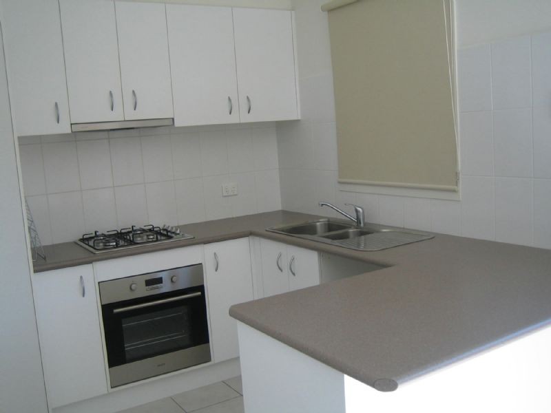 3/30 Simon Court, Hampton Park VIC 3976