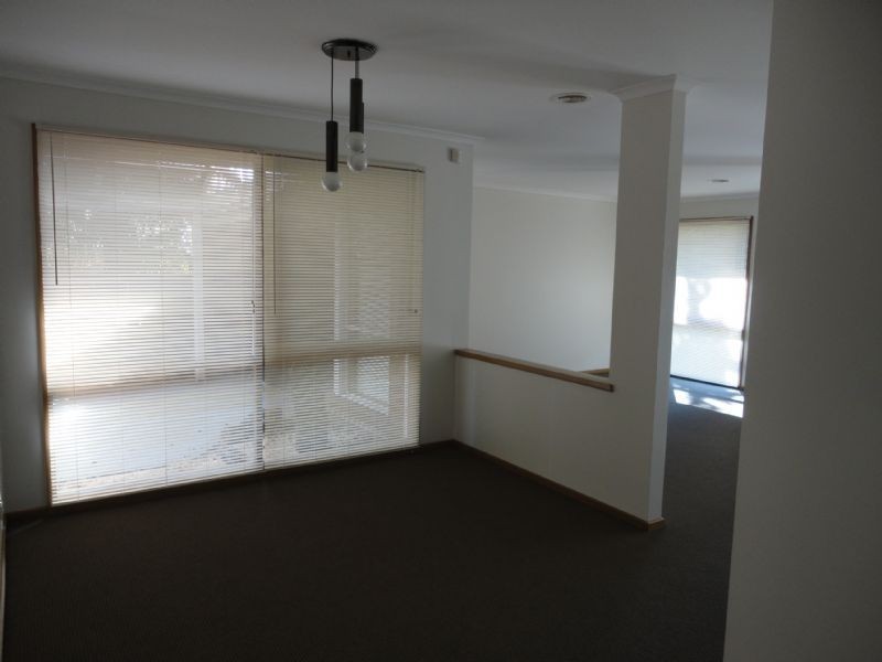 5 Greenhill Rise, Hampton Park VIC 3976