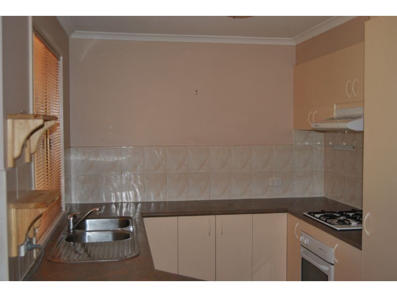 29 Hutchinson Drive, Lynbrook VIC 3975