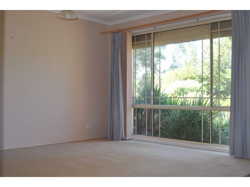 29 Hutchinson Drive, Lynbrook VIC 3975