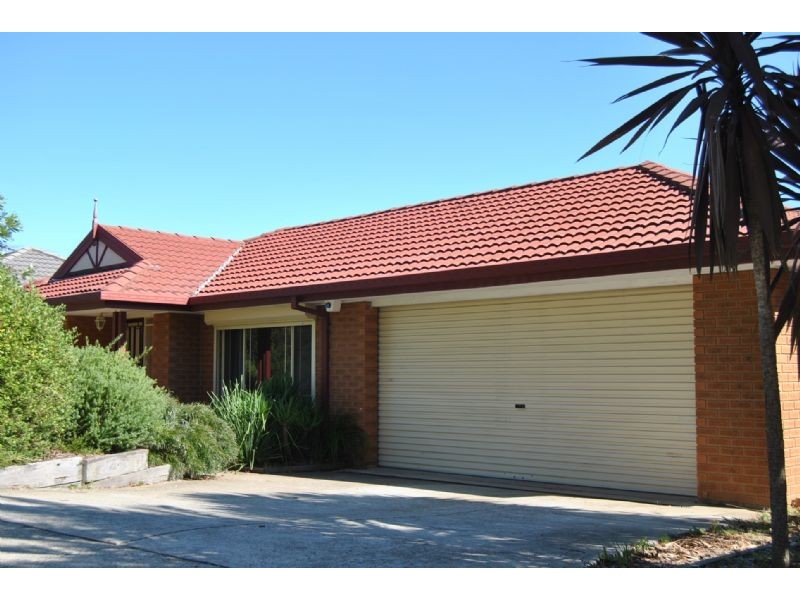 29 Hutchinson Drive, Lynbrook VIC 3975