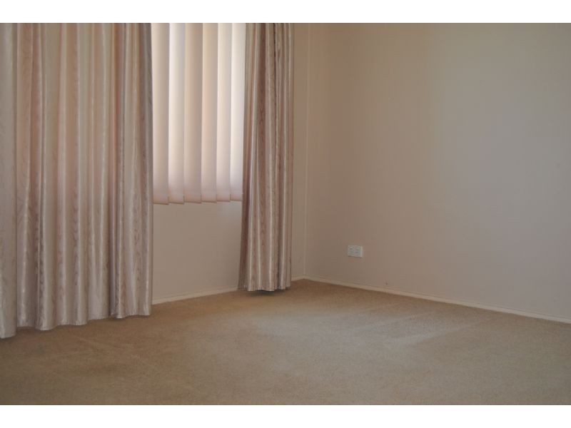 29 Hutchinson Drive, Lynbrook VIC 3975