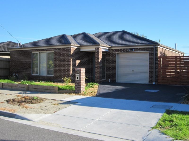 72 Greenvalley Crescent, Hampton Park VIC 3976