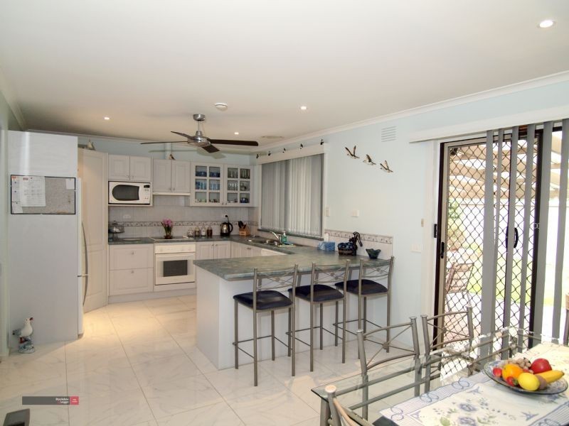 2 Manning Close, Hampton Park VIC 3976