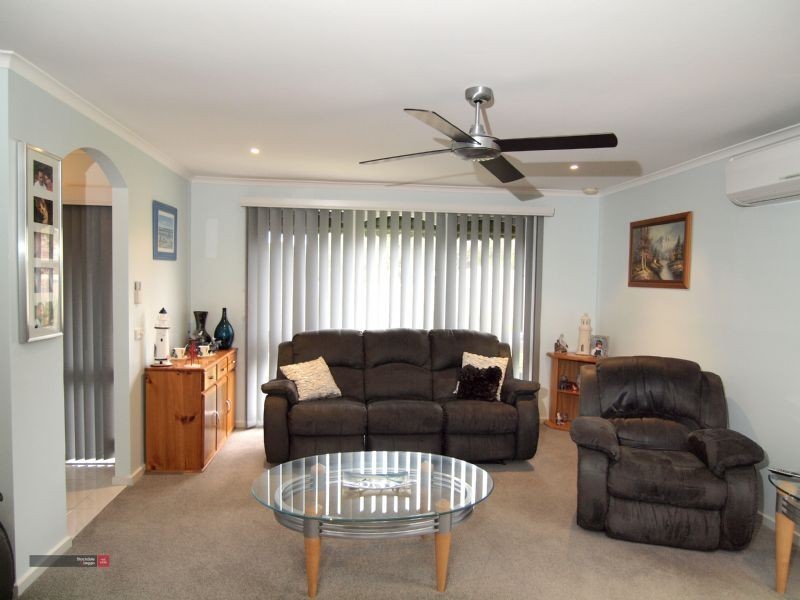 2 Manning Close, Hampton Park VIC 3976
