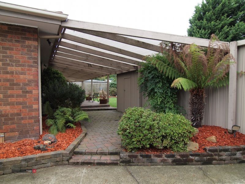 2 Manning Close, Hampton Park VIC 3976