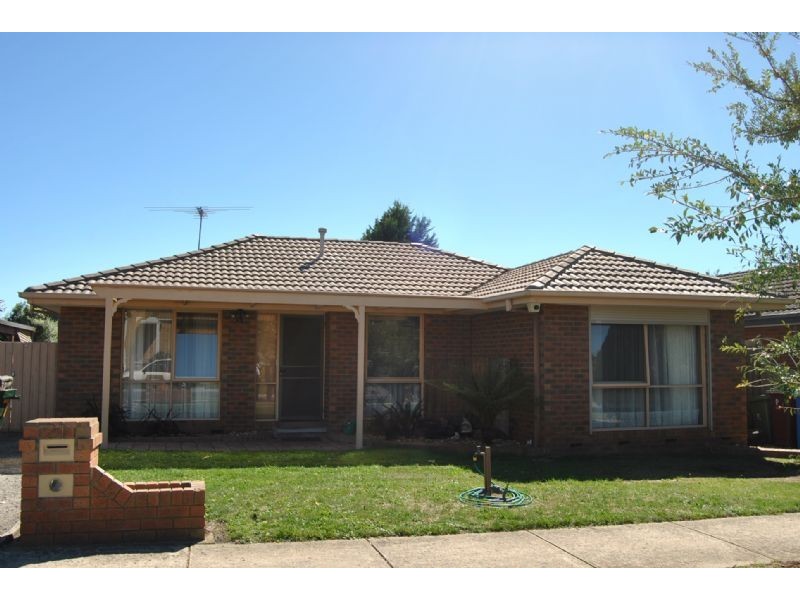 21 Ralph Crescent, Hampton Park VIC 3976