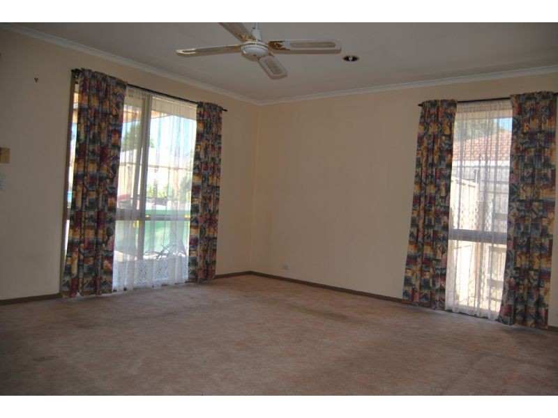 21 Ralph Crescent, Hampton Park VIC 3976