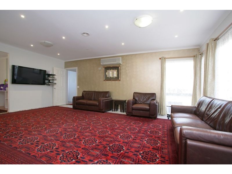 4 Tolmie Rise, Hallam VIC 3803