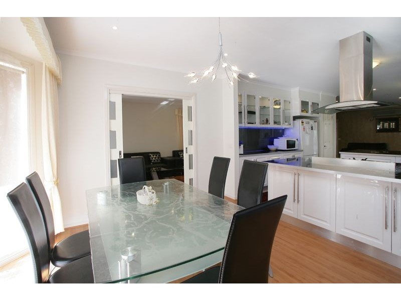 4 Tolmie Rise, Hallam VIC 3803