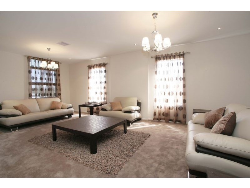 28 Freshwater Boulevard, Lyndhurst VIC 3975