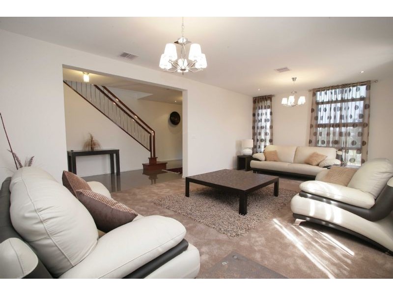 28 Freshwater Boulevard, Lyndhurst VIC 3975