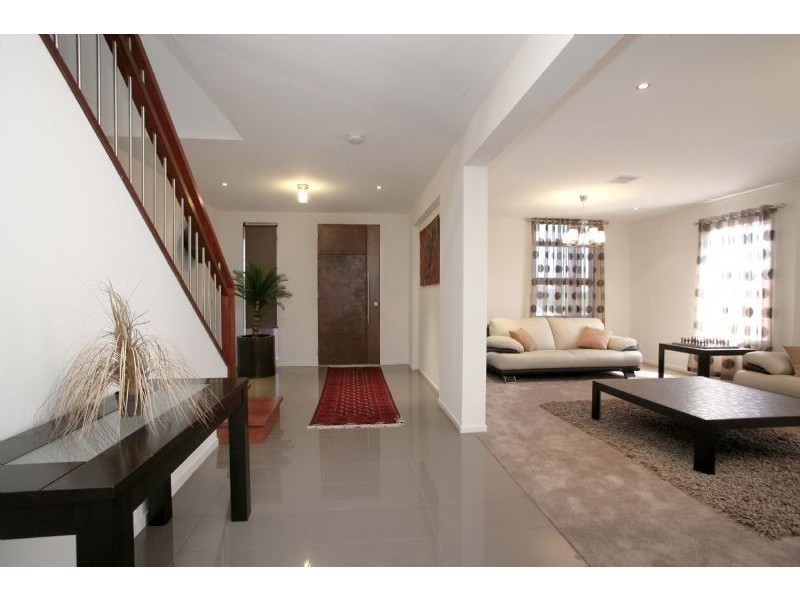 28 Freshwater Boulevard, Lyndhurst VIC 3975