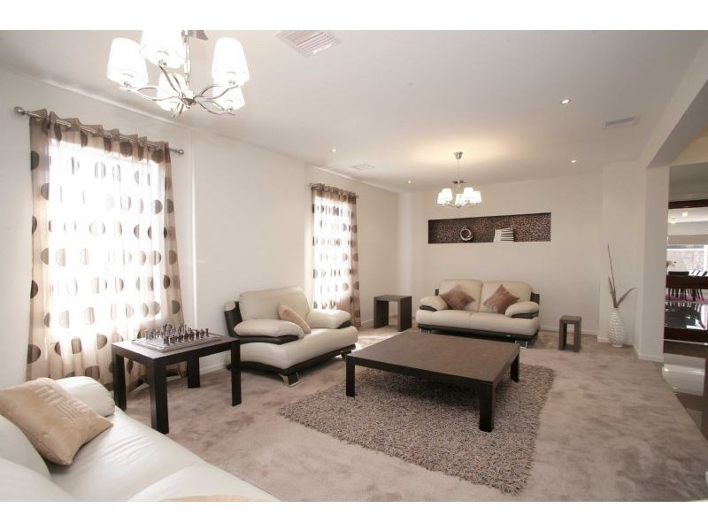 28 Freshwater Boulevard, Lyndhurst VIC 3975