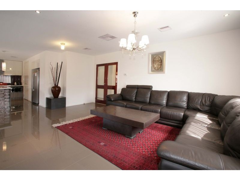 28 Freshwater Boulevard, Lyndhurst VIC 3975