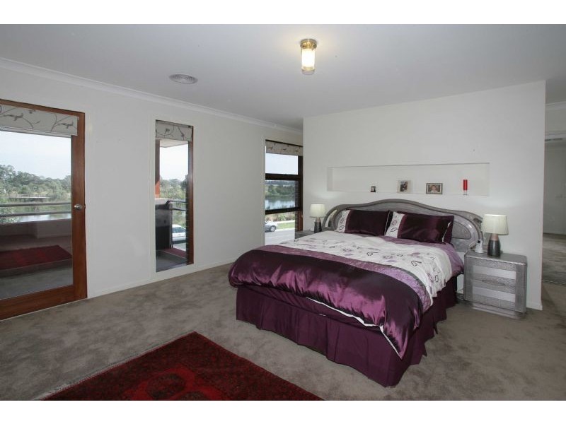 28 Freshwater Boulevard, Lyndhurst VIC 3975