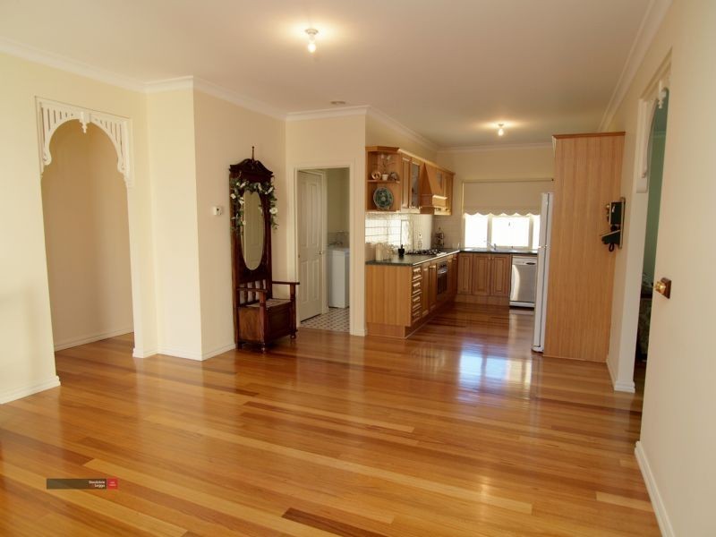 108 Hutchinson Drive, Lynbrook VIC 3975