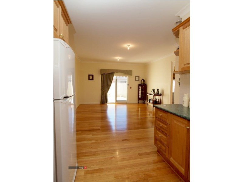 108 Hutchinson Drive, Lynbrook VIC 3975