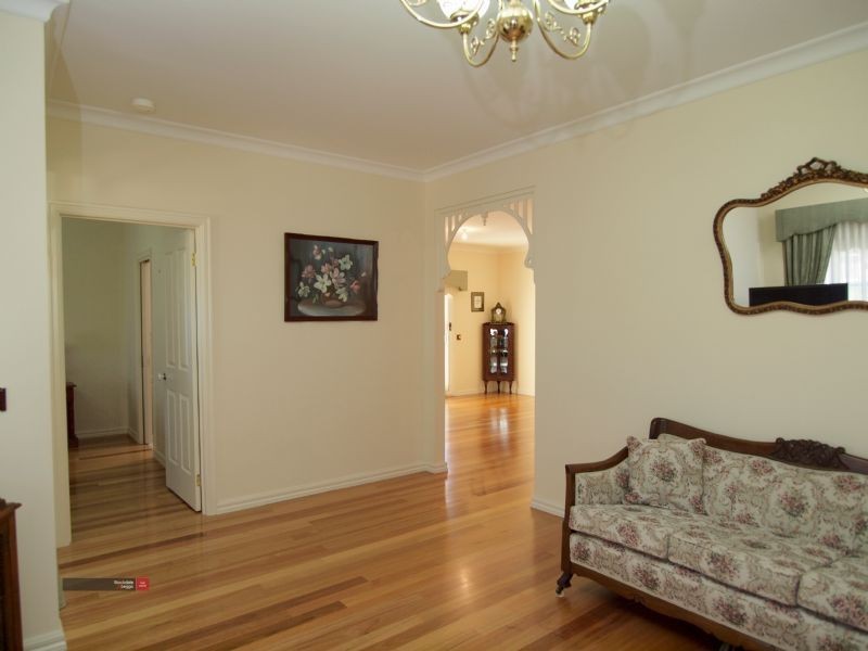 108 Hutchinson Drive, Lynbrook VIC 3975