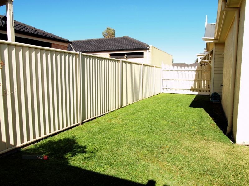 108 Hutchinson Drive, Lynbrook VIC 3975