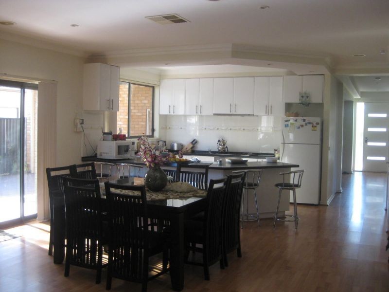 2 Charlwood Close, Lynbrook VIC 3975