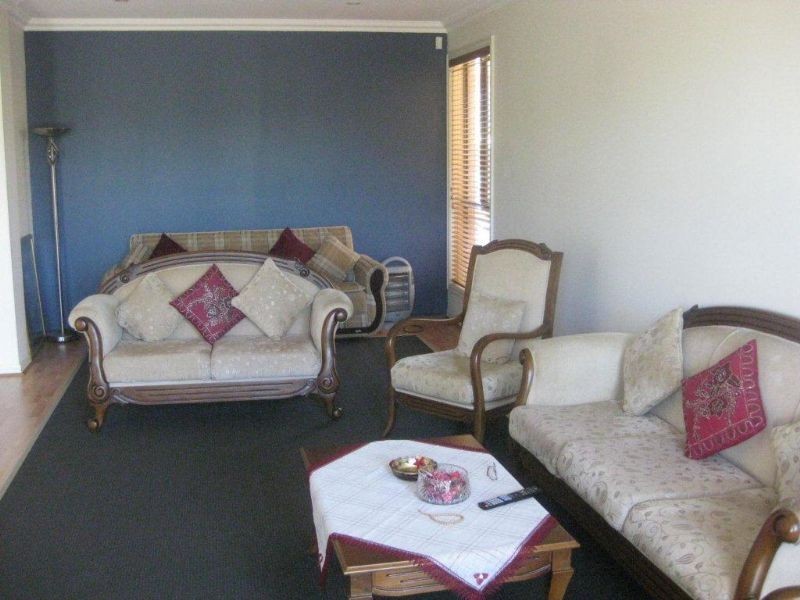 2 Charlwood Close, Lynbrook VIC 3975