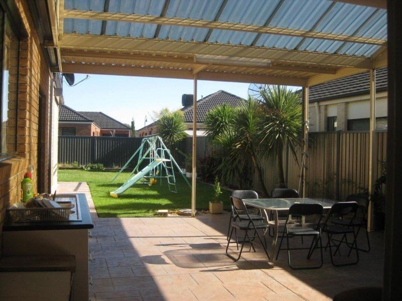 2 Charlwood Close, Lynbrook VIC 3975