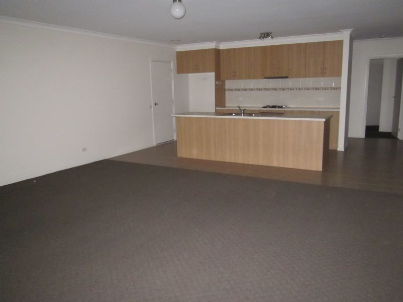 2/2 Jambe Court, Hampton Park VIC 3976