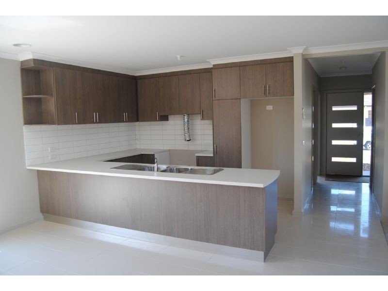 Unit 2/ Lot 5 Alkoomi Court, Lynbrook VIC 3975