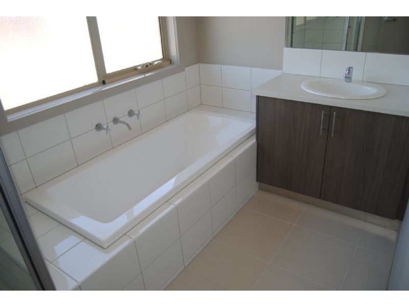 Unit 2/ Lot 5 Alkoomi Court, Lynbrook VIC 3975