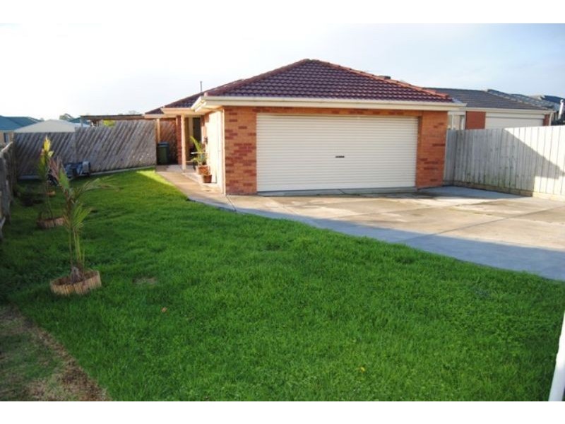 13 Olive Road, Hampton Park VIC 3976