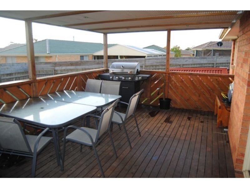 13 Olive Road, Hampton Park VIC 3976