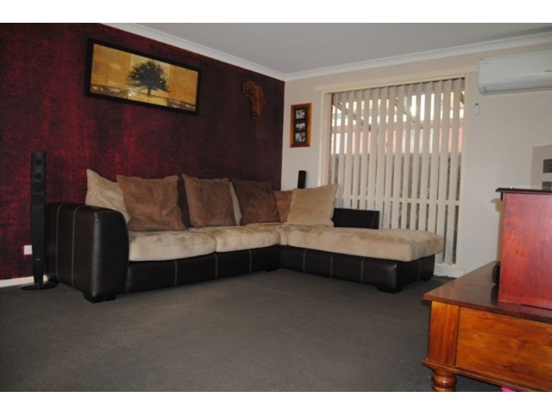 13 Olive Road, Hampton Park VIC 3976