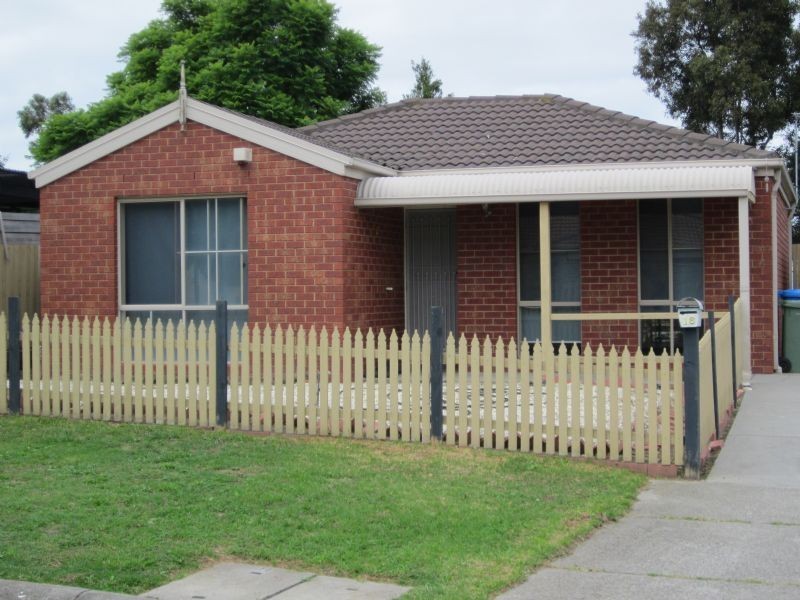 18 The Ridge, Hampton Park VIC 3976